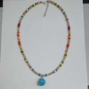 Colorful Howlite/Colored Turquoise Necklace with Turquoise skull Pendant